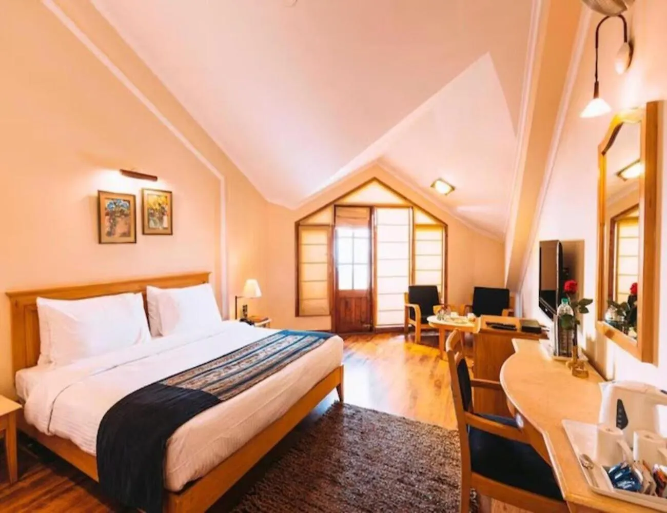 Hotel Willow Banks - Boutique 4 Star Hotel On The Mall Road Shimla
