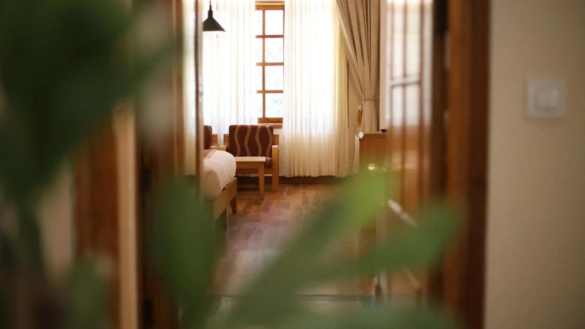 Hotel Willow Banks - Boutique 4 Star Hotel On The Mall Road Shimla
