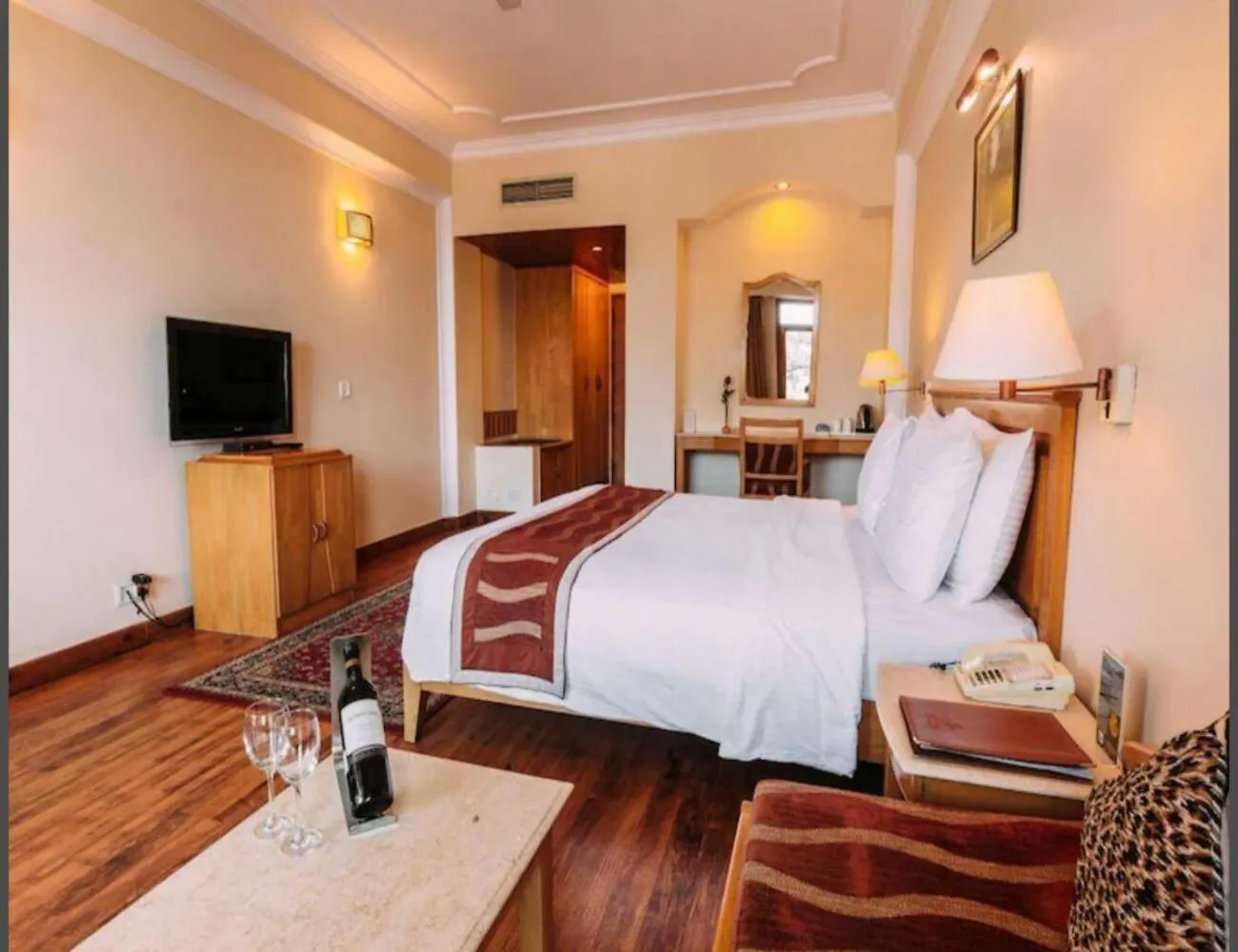 ****  Hotel Willow Banks - Boutique 4 Star Hotel On The Mall Road Shimla Indie