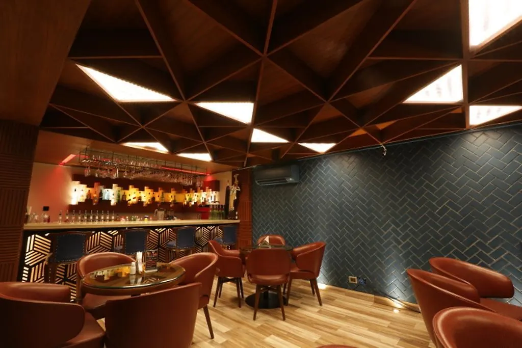 ****  Hotel Willow Banks - Boutique 4 Star Hotel On The Mall Road Shimla Indie