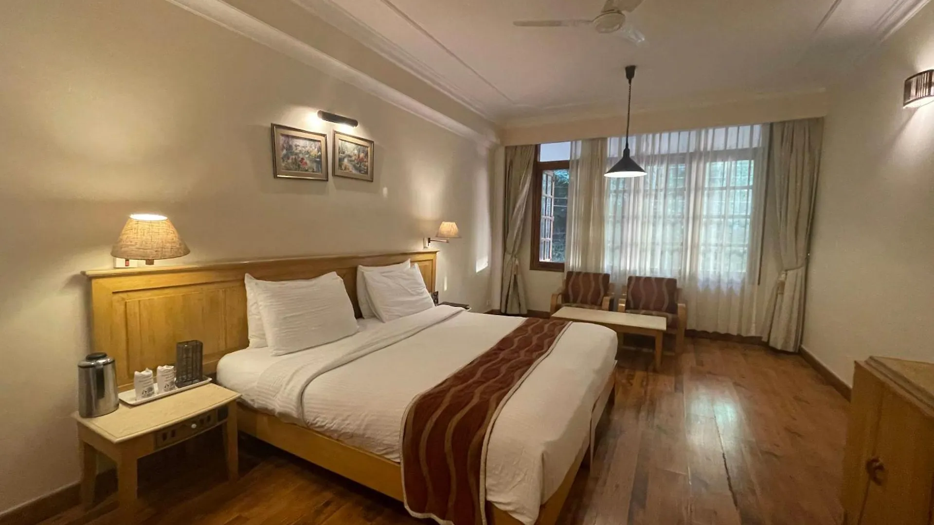 Hotel Willow Banks - Boutique 4 Star Hotel On The Mall Road Shimla
